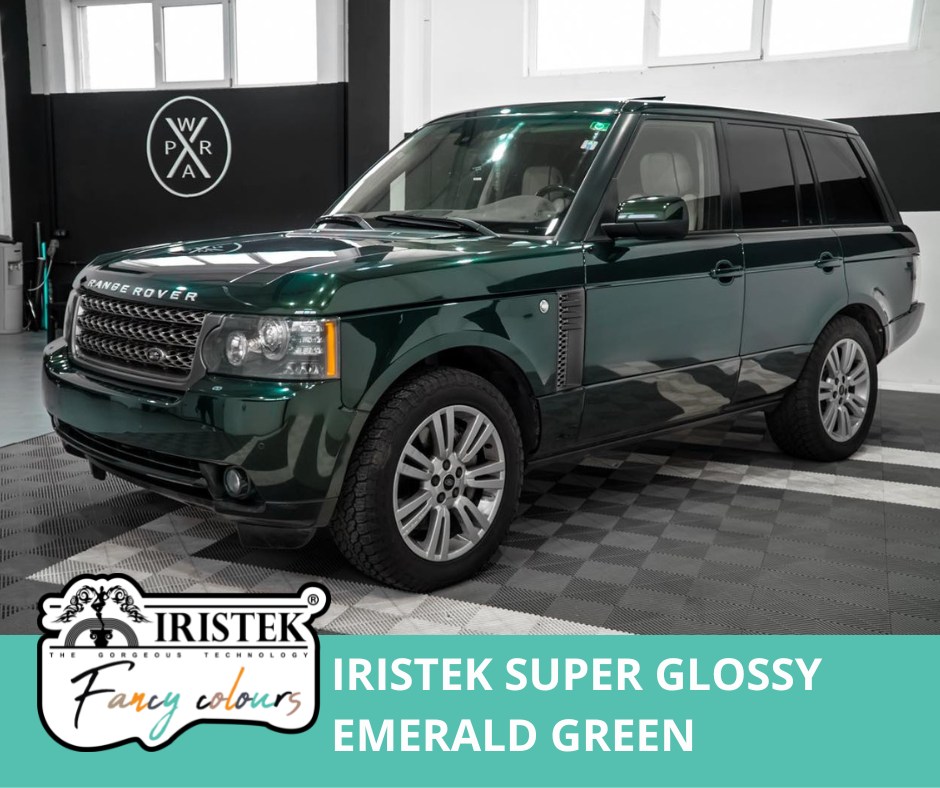 Wonderful deep green shade from Iristek Premium Range ➡ Super Glossy Emerald Green???? X Wrap @x_wrap_ ???? info@iristekeurope.com#Iristek #iristekcarwrapping #iristekeurope #rangerover #emeraldgreen